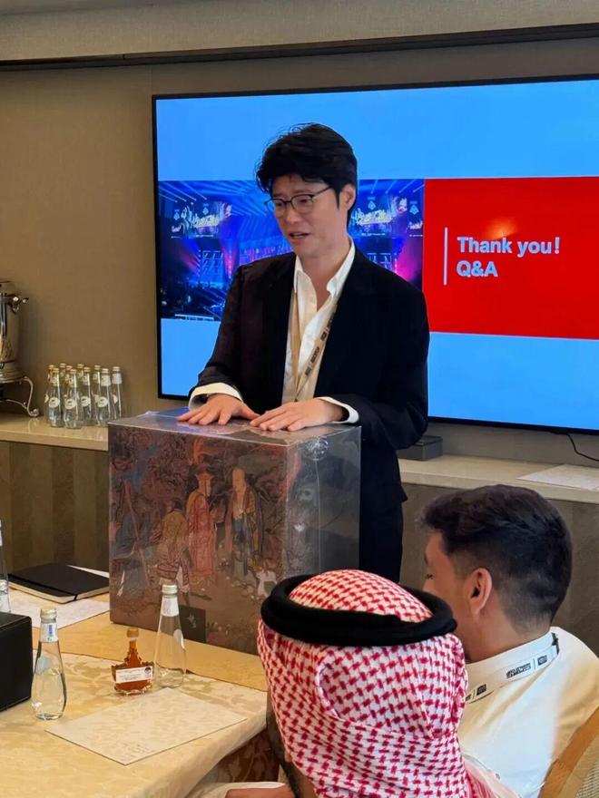 了3天：距离中国7000公里遍地黄金与荆棘CQ9电子平台网站我在最土豪的游戏市场待(图11)