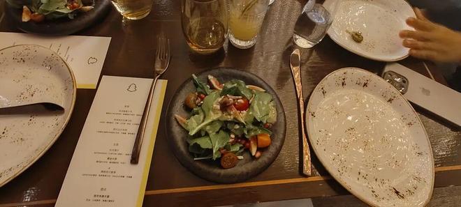 了3天：距离中国7000公里遍地黄金与荆棘CQ9电子平台网站我在最土豪的游戏市场待(图19)